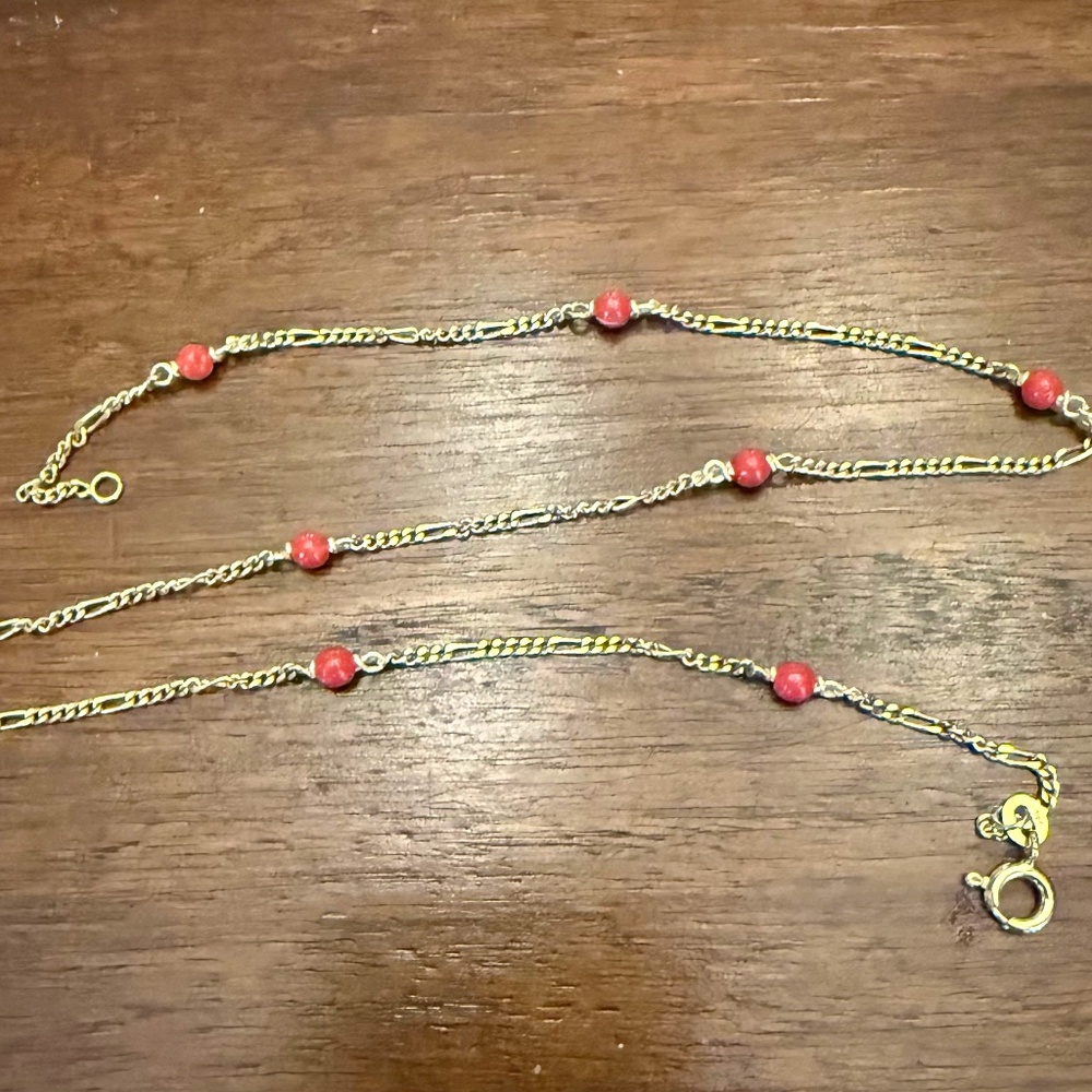 Vintage coral bead and gold necklace